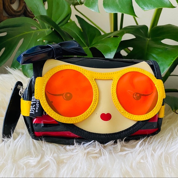 Harajuku Lovers Handbags - HARAJUKU LOVERS small clutch wallet bag patent